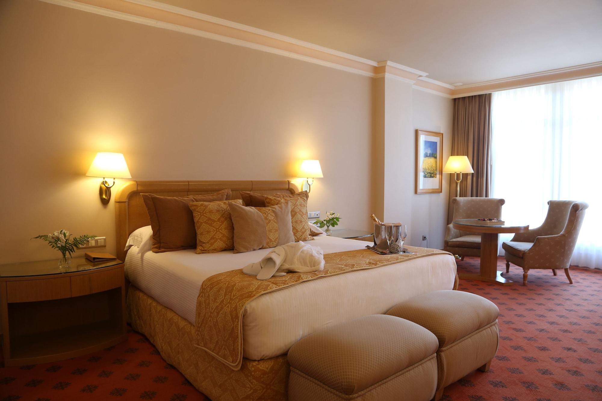 Gran Hotel Los Abetos Сантяго де Компостела Екстериор снимка